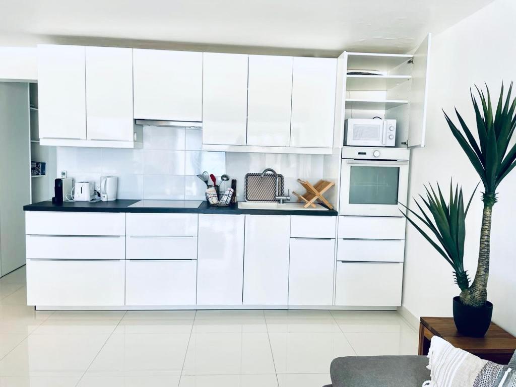 Villa Cocoon Sur La Plage Sandy Ground Екстер'єр фото