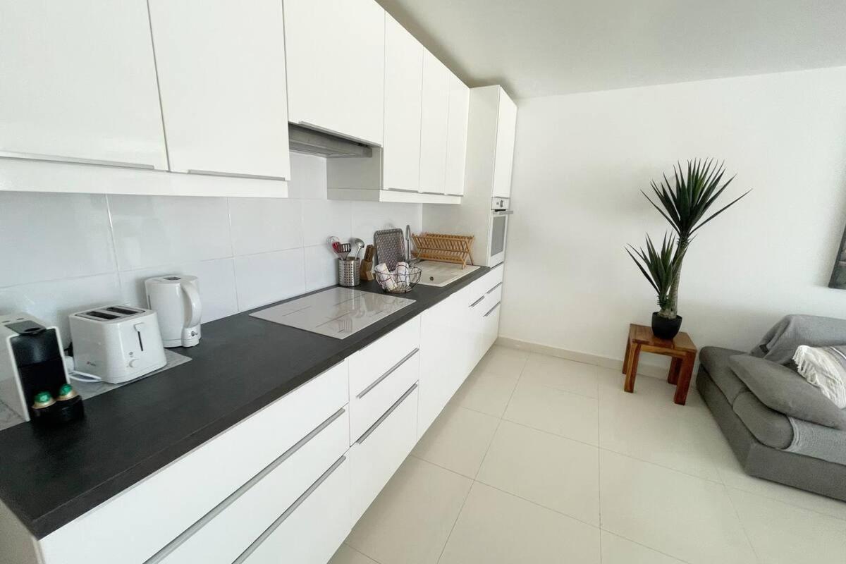 Villa Cocoon Sur La Plage Sandy Ground Екстер'єр фото
